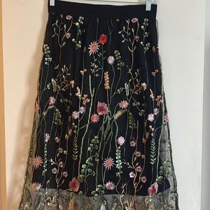 Embroidered skirt